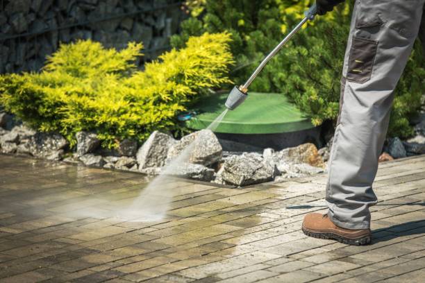 Best Building Exterior Washing  in Calverton, NY